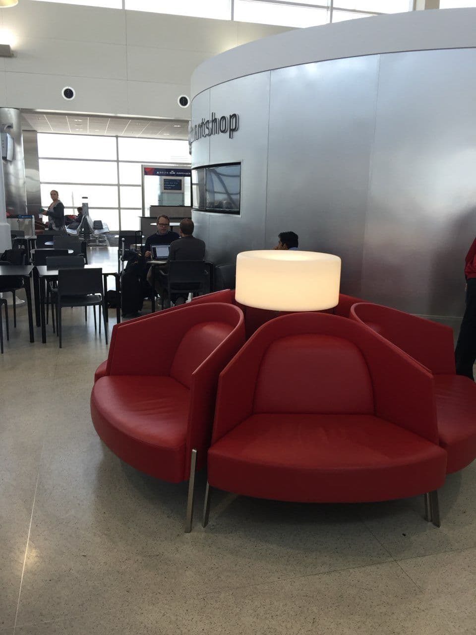 Gallery photos for Tech-Savvy Seating Enhancements at Metro Detroit Airport: Image #2